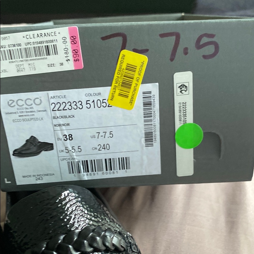 Ecco Black Flats with Textured Leather Finish - Picture 2 of 7